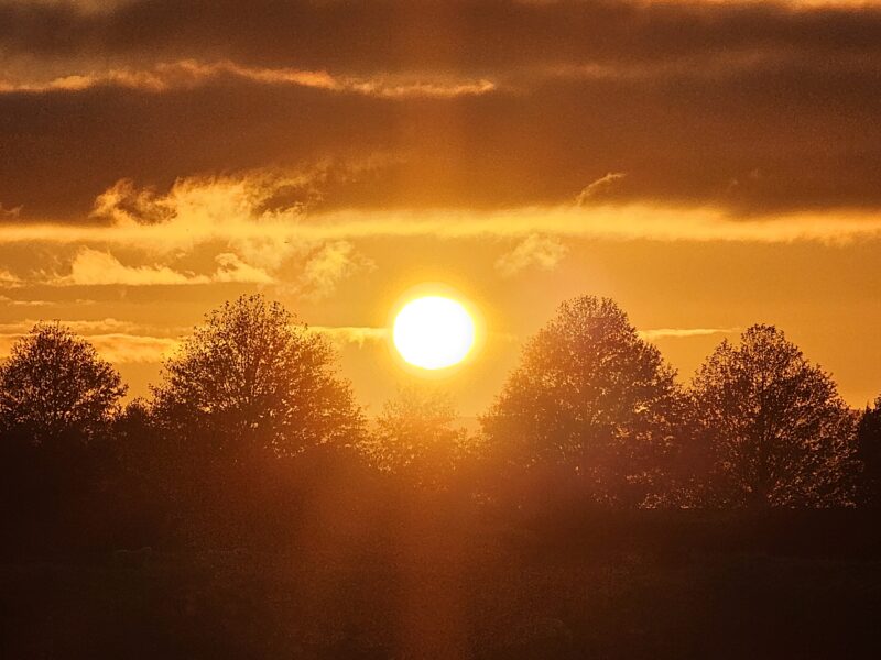 Sweeping Lake View Retreat