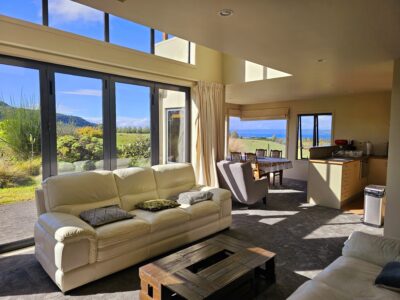 Sweeping Lake View Retreat