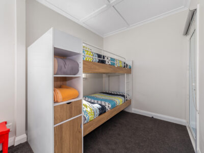 Karapiro Cottage Lake views