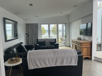 Lake Front Apartment Two Mile Bay