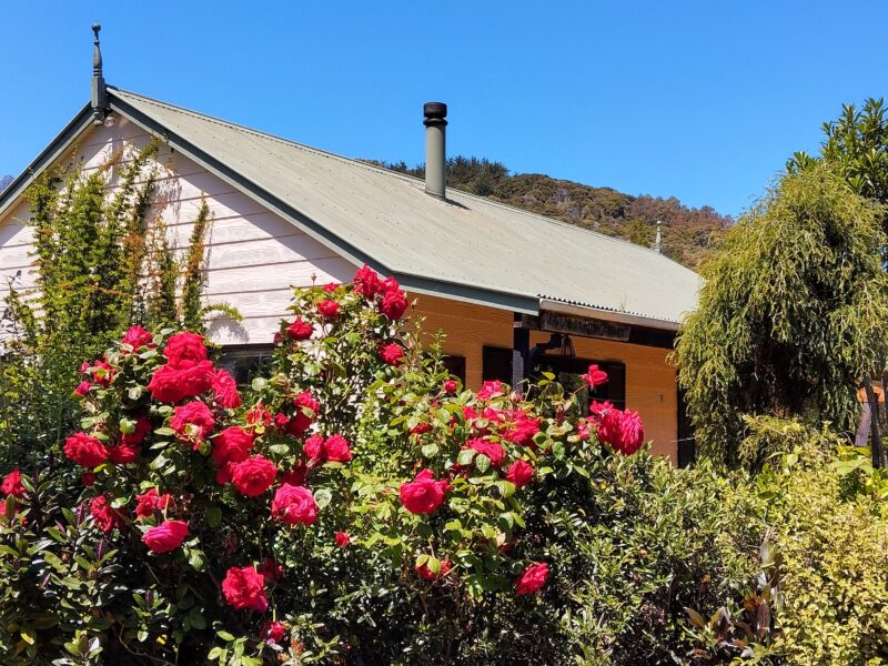 La Vie en Rose Cottage