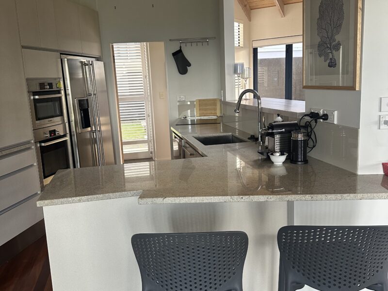 🌴 Beachfront Bliss in Pauanui– 3BR / 3BA Coastal Escape