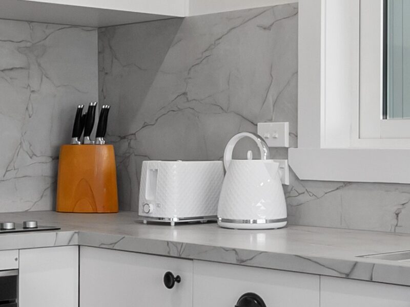 Karapiro Cottage Lake views