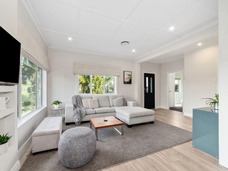 Karapiro Cottage Lake views