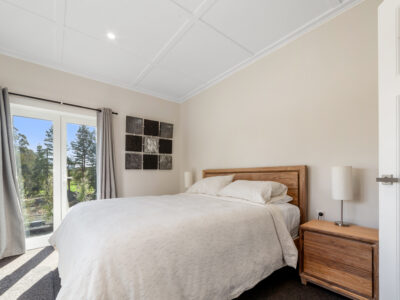 Karapiro Cottage Lake views