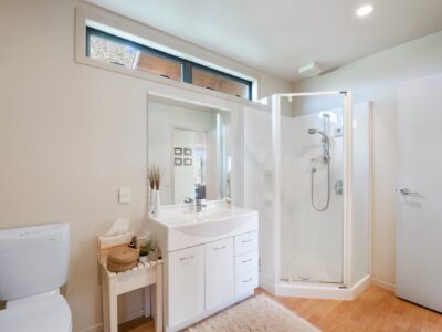 Sweeping Lake View Retreat