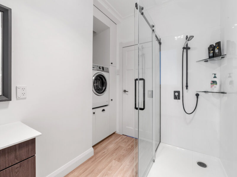 Karapiro Cottage Lake views