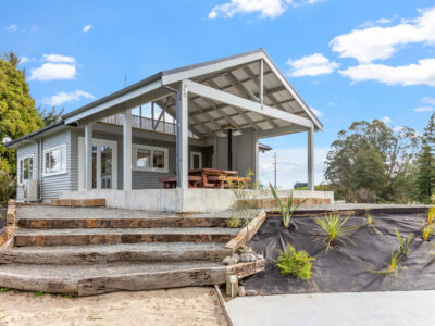 Karapiro Cottage Lake views