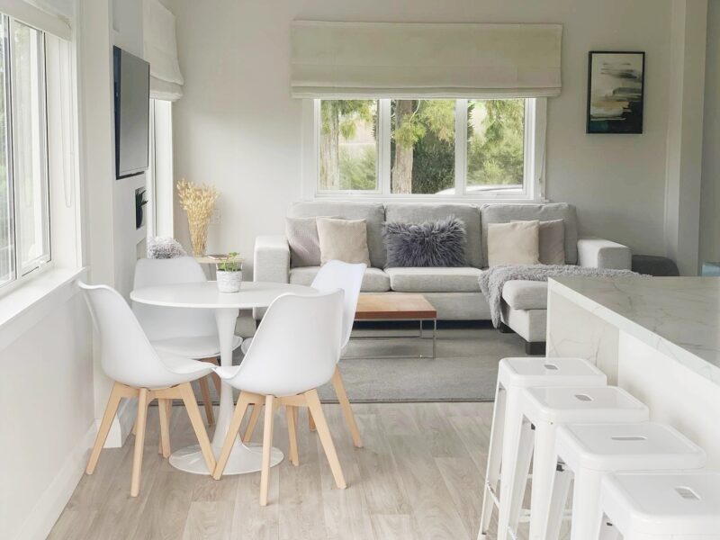 Karapiro Cottage Lake views