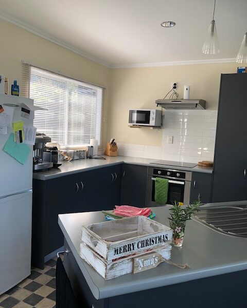 Relax by the water - Waimanaaki