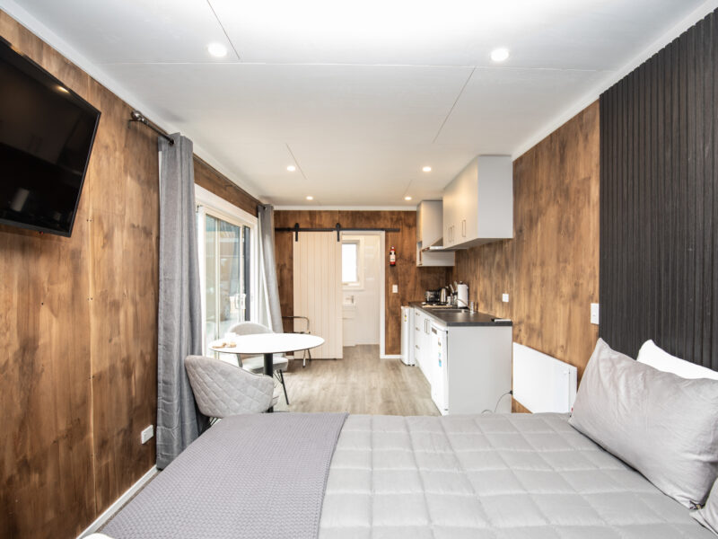 Stewart Island, New Zealand, Accommodation and Charters