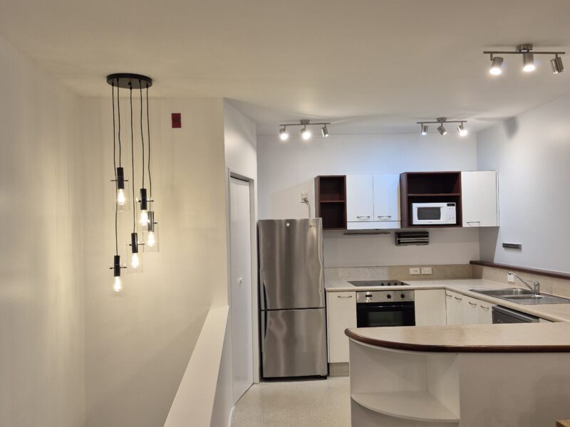 Family friendly Berhampore Apartment with indoor pool and gym