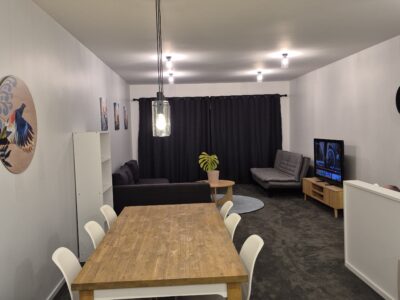 Family friendly Berhampore Apartment with indoor pool and gym