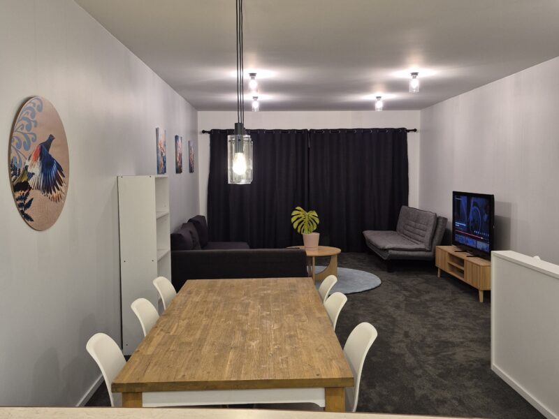 Family friendly Berhampore Apartment with indoor pool and gym