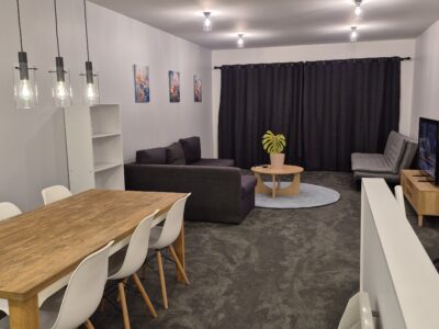 Family friendly Berhampore Apartment with indoor pool and gym