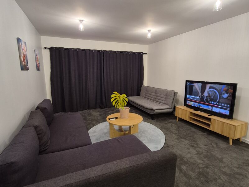 Family friendly Berhampore Apartment with indoor pool and gym