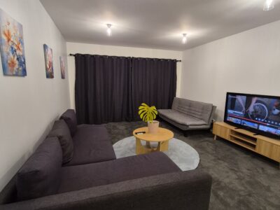 Family friendly Berhampore Apartment with indoor pool and gym