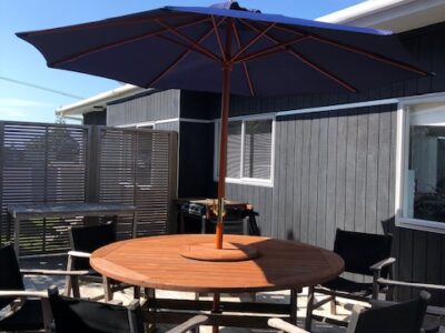 Relax by the water - Waimanaaki