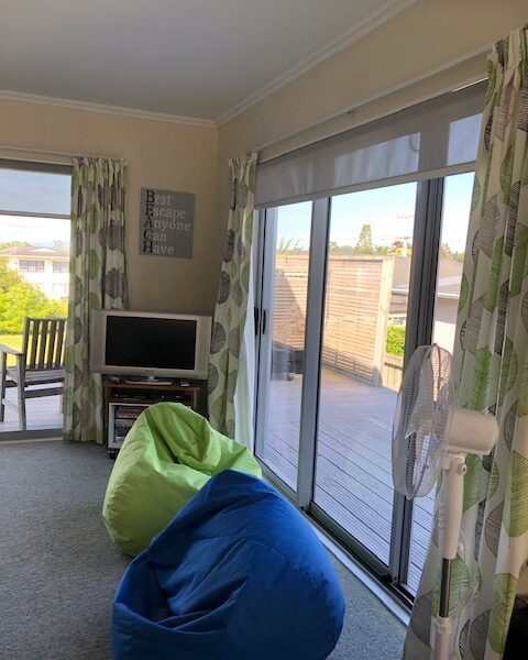 Relax by the water - Waimanaaki