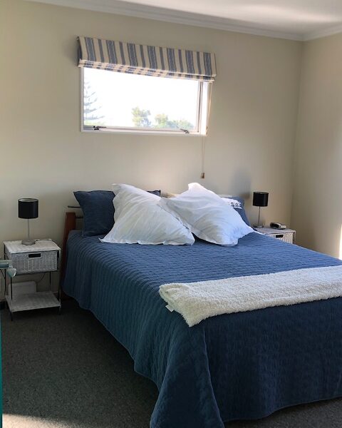 Relax by the water - Waimanaaki