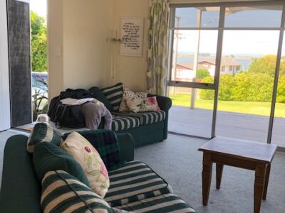 Relax by the water - Waimanaaki