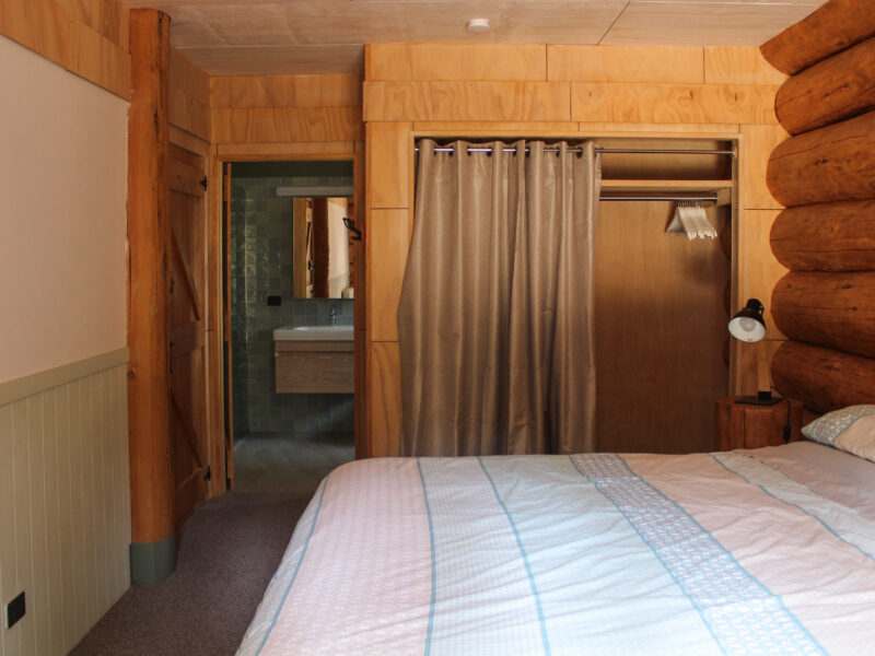 Stunning Private Log Cabin