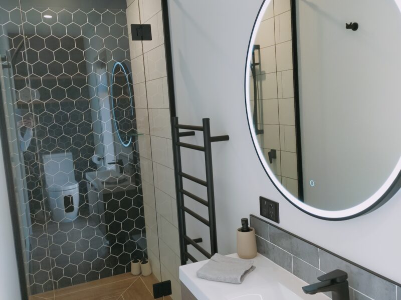 Private Luxury Studio | Spa | Lake Views