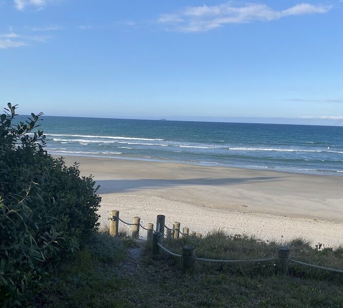 Relax by the water - Waimanaaki