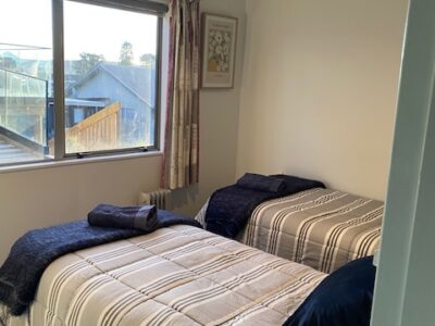 Relax by the water - Waimanaaki