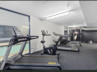 Family friendly Berhampore Apartment with indoor pool and gym