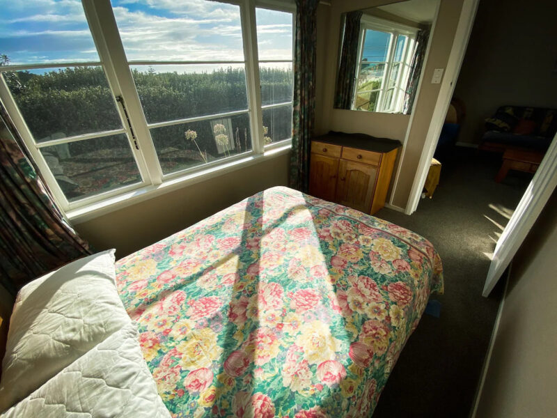 Seabury Lookout – Classic Kiwi Bach with Views suitable for all ages and stages!