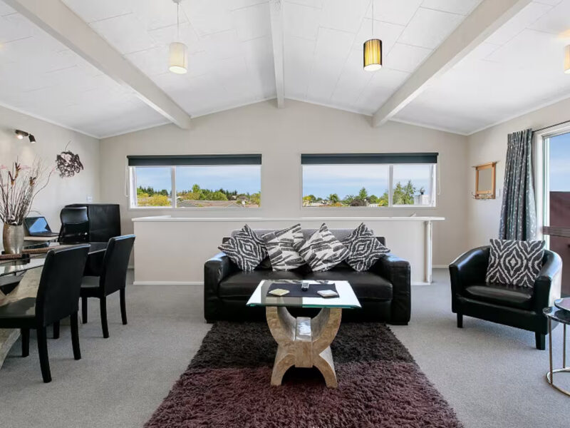 Lakeview's On Richmond