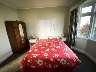 Seabury Lookout – Classic Kiwi Bach with Views suitable for all ages and stages!