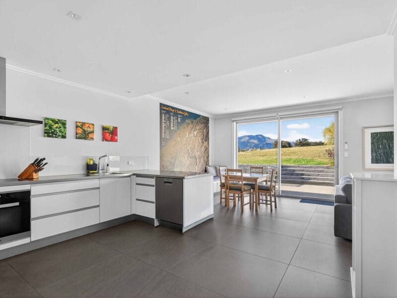 Private, luxurious, peaceful escape for 1-4 people