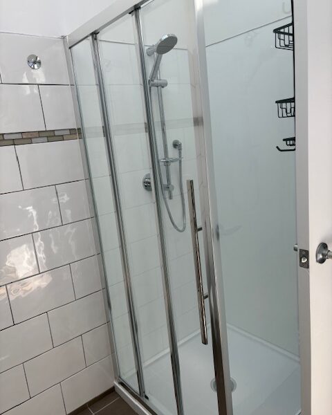 Central Haven: Sunny, Secure & Walk to the River!