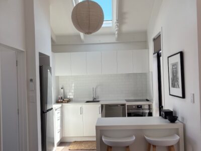 Central Haven: Sunny, Secure & Walk to the River!