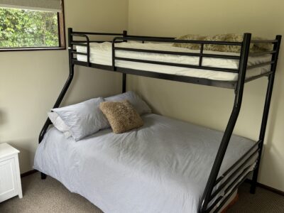 Heron’s Nest - cozy lake bach