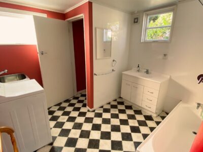 Seabury Lookout – Classic Kiwi Bach with Views suitable for all ages and stages!