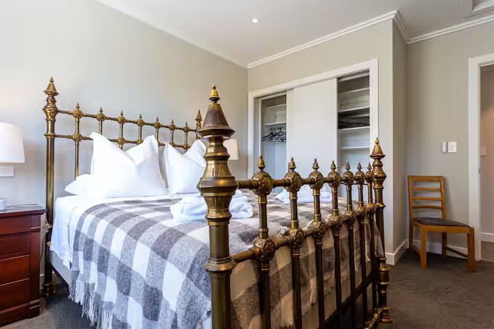 Private, luxurious, peaceful escape for 1-4 people