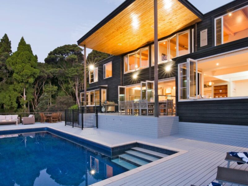 Private Luxury in Paihia - With Heated Pool!