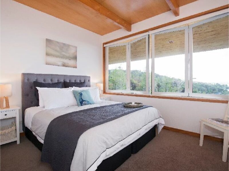 Private Luxury in Paihia - With Heated Pool!