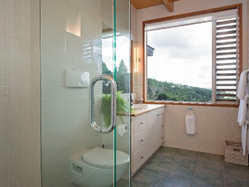 Private Luxury in Paihia - With Heated Pool!