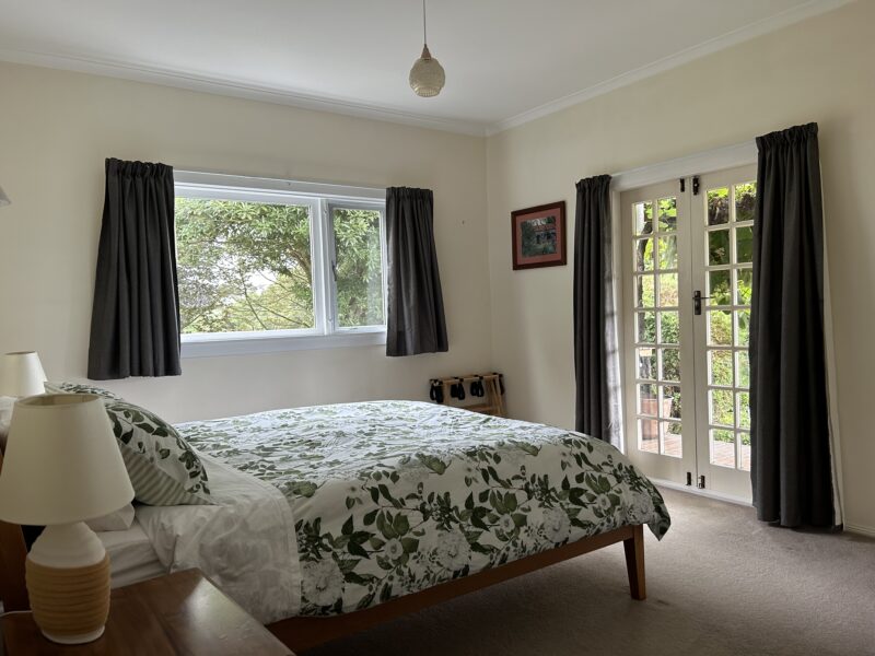 Teaneraki Cottage - Peaceful Cottage in Private Garden Setting