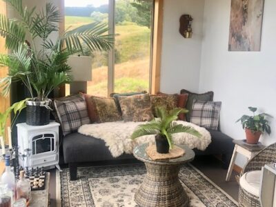 Cosy Coastal Bach with Ocean Views – Close to Gore Bay