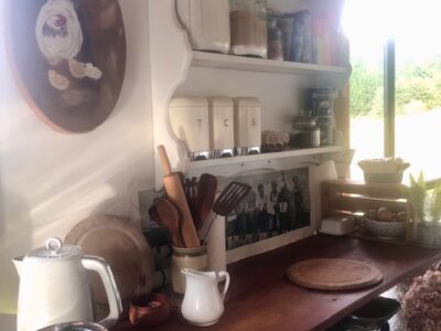 Cosy Coastal Bach with Ocean Views – Close to Gore Bay