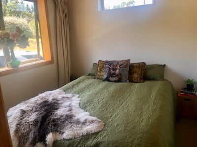 Cosy Coastal Bach with Ocean Views – Close to Gore Bay