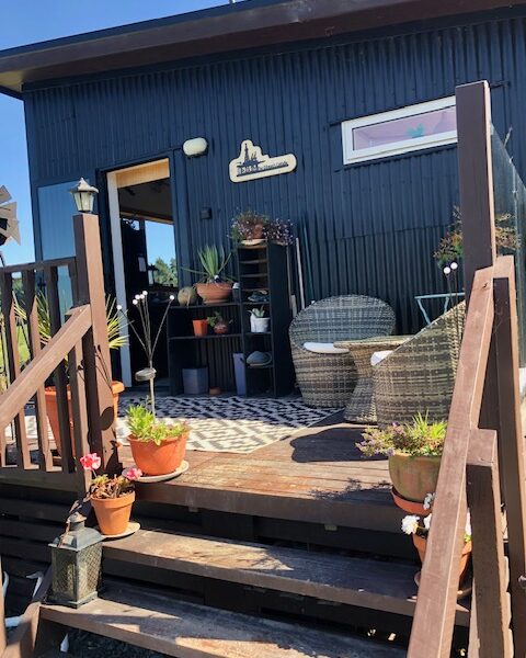 Cosy Coastal Bach with Ocean Views – Close to Gore Bay