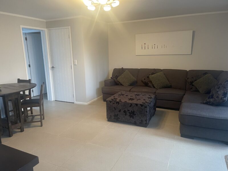 The Parrot Place - The Parrot’s Nest