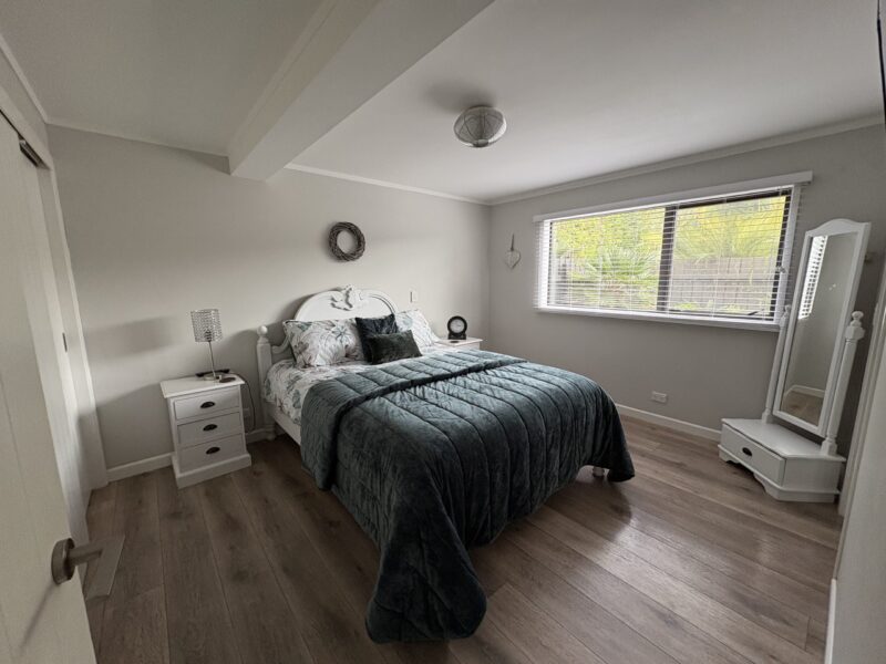 The Parrot Place - The Parrot’s Nest