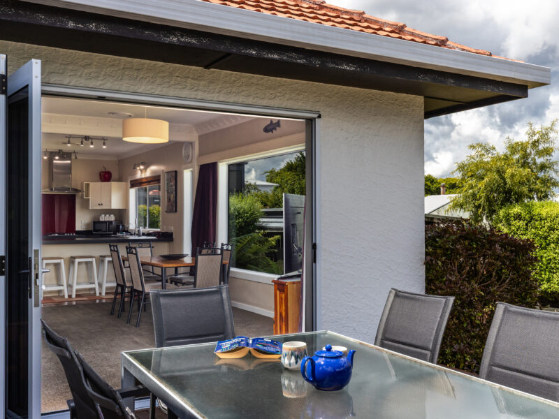 Walk to the Lake or to Taupo Town